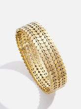 Brazalete de acero inoxidable con dos anchas hileras de formas de hoja